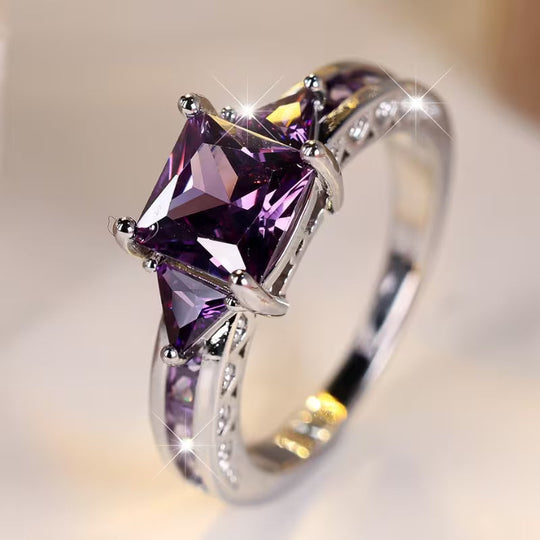 Anillo Geométrico de Amatista Plateada