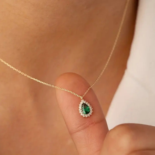 Collar de Gota de Esmeralda Dorada