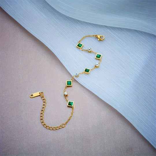 Pulsera de Estación de Esmeralda Dorada
