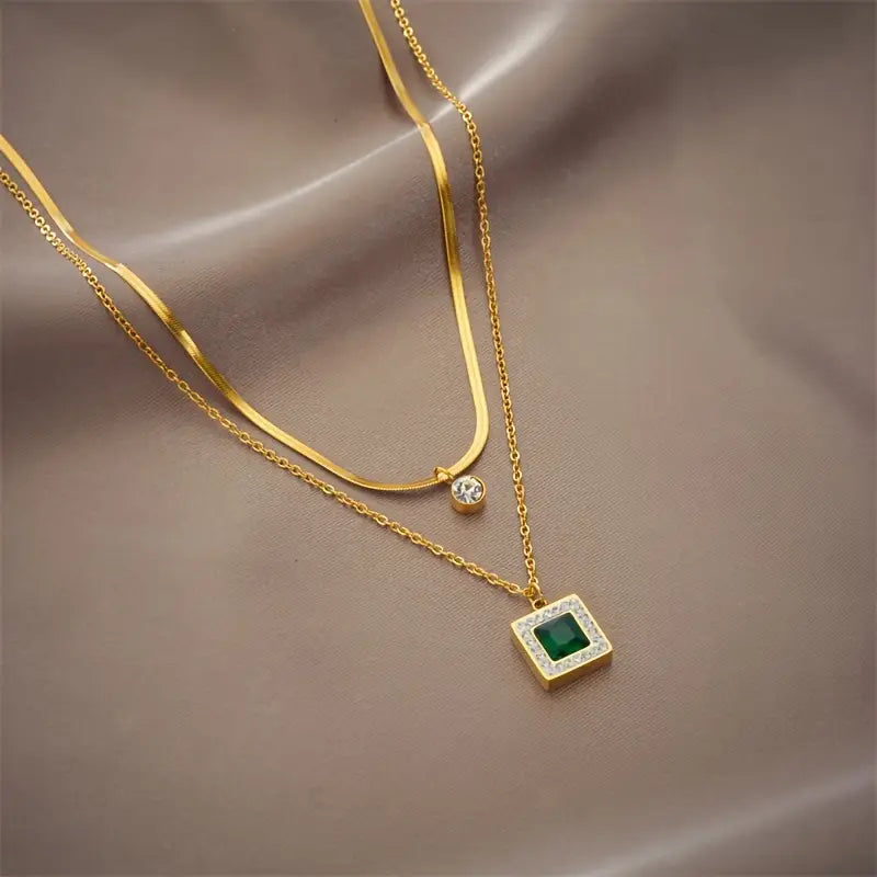 Collar Capa de Oro y Esmeralda