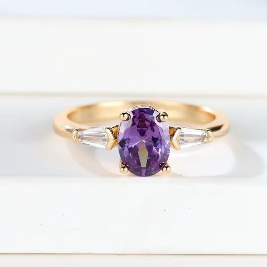 Anillo de Tres Piedras con Amatista Dorada