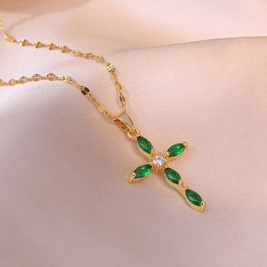 Collar Cruz Marquise de Esmeralda Dorada