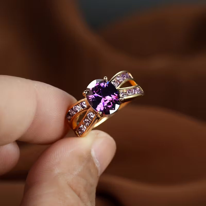 Anillo de Banda Dividida de Amatista Dorada