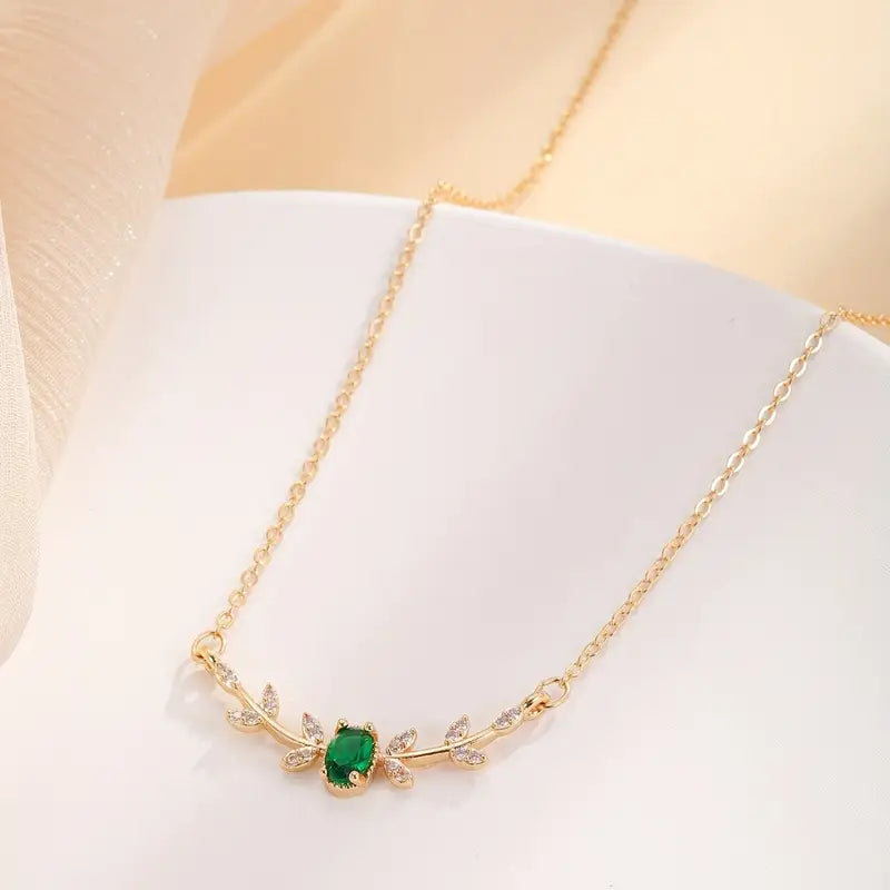 Collar Minimalista de Oro y Esmeralda