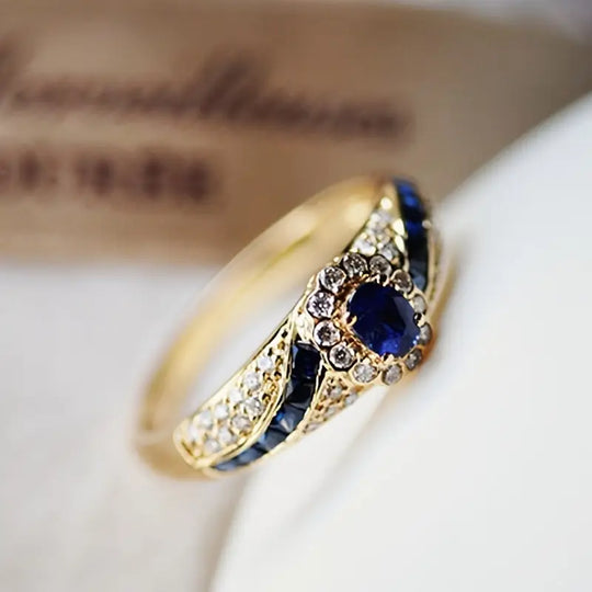 Anillo de Banda de Zafiro Dorado