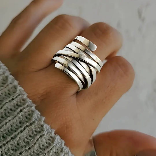 Anillo Envolvente de Múltiples Bandas en Plata