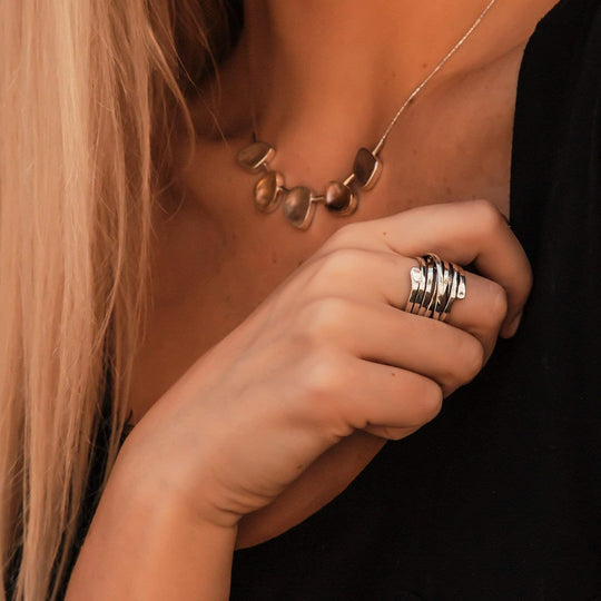 Anillo Envolvente de Múltiples Bandas en Plata