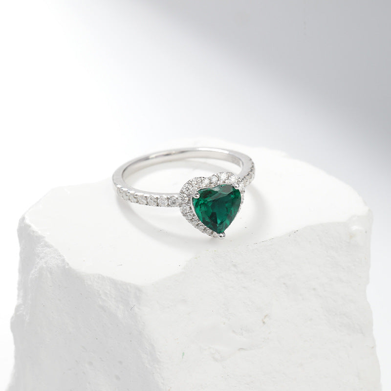 Anillo Halo de Corazón de Esmeralda Plateada