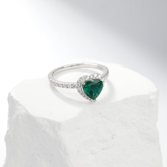 Anillo Halo de Corazón de Esmeralda Plateada