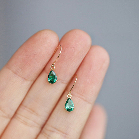 Pendientes de gota en forma de lágrima de esmeralda dorada
