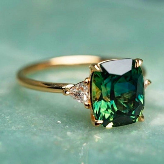 Anillo Solitario de Cojín de Oro