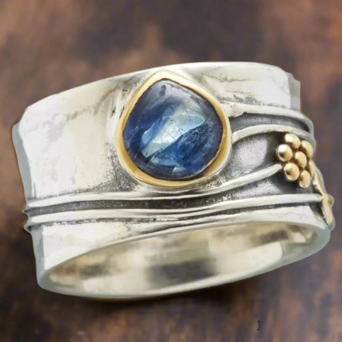 Anillo con Acento de Bisel de Plata y Oro