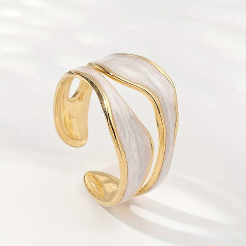 Anillo Cuff Escultórico de Plata y Oro