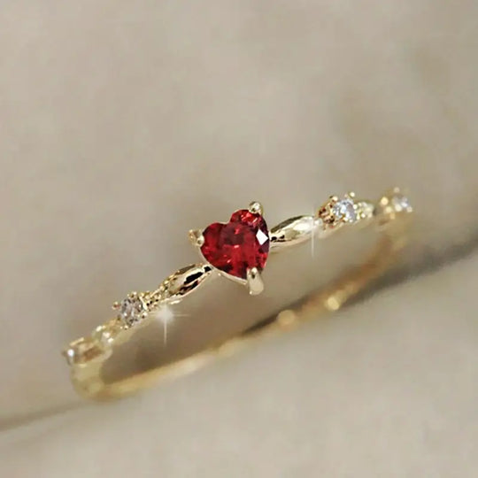 Anillo de Corazón de Rubí Dorado