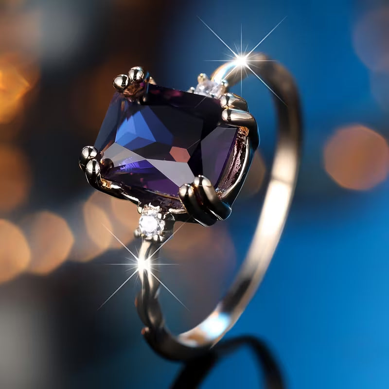 Anillo de Plata con Corte Esmeralda de Amatista