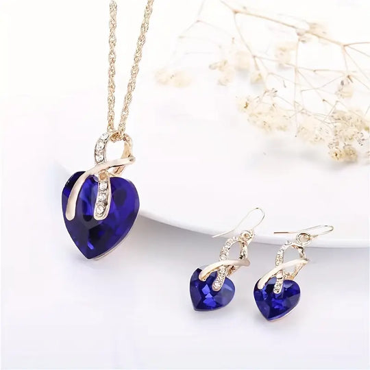 Conjunto de Collar y Pendientes de Corazón de Zafiro Dorado