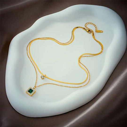 Collar Capa de Oro y Esmeralda