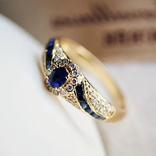 Anillo de Banda de Zafiro Dorado