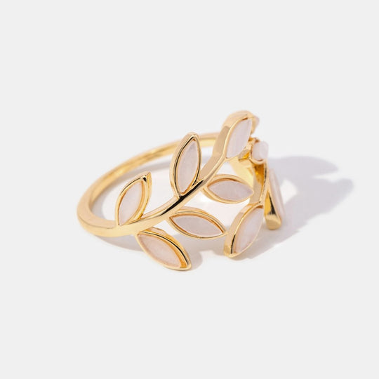 Anillo con Motivo de Hoja de Oro