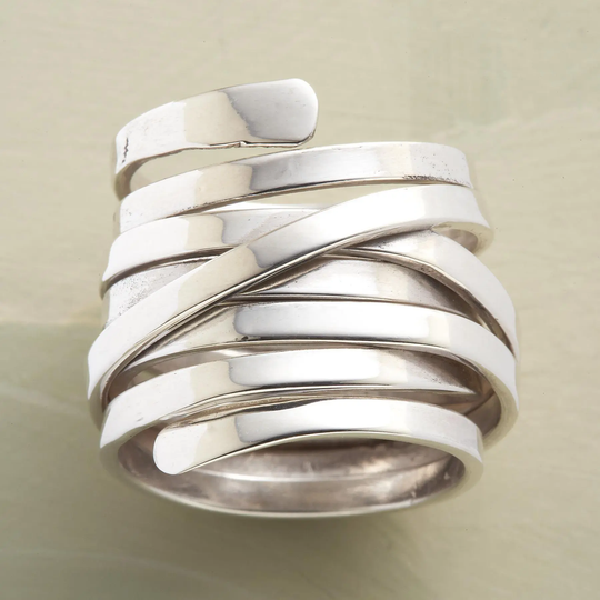Anillo Envolvente de Múltiples Bandas en Plata