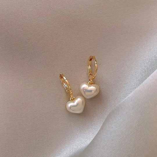 Pendientes de Perla en Forma de Corazón Dorado