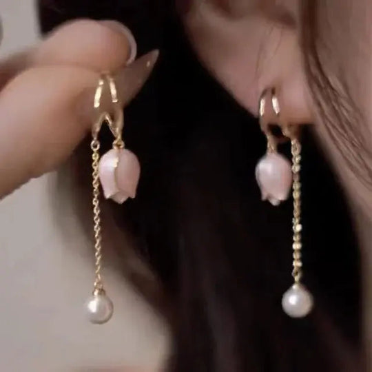 Pendientes de Perlas con Flor Dorada
