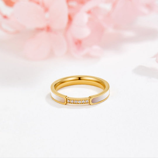Anillo de Banda con Incrustación de Oro