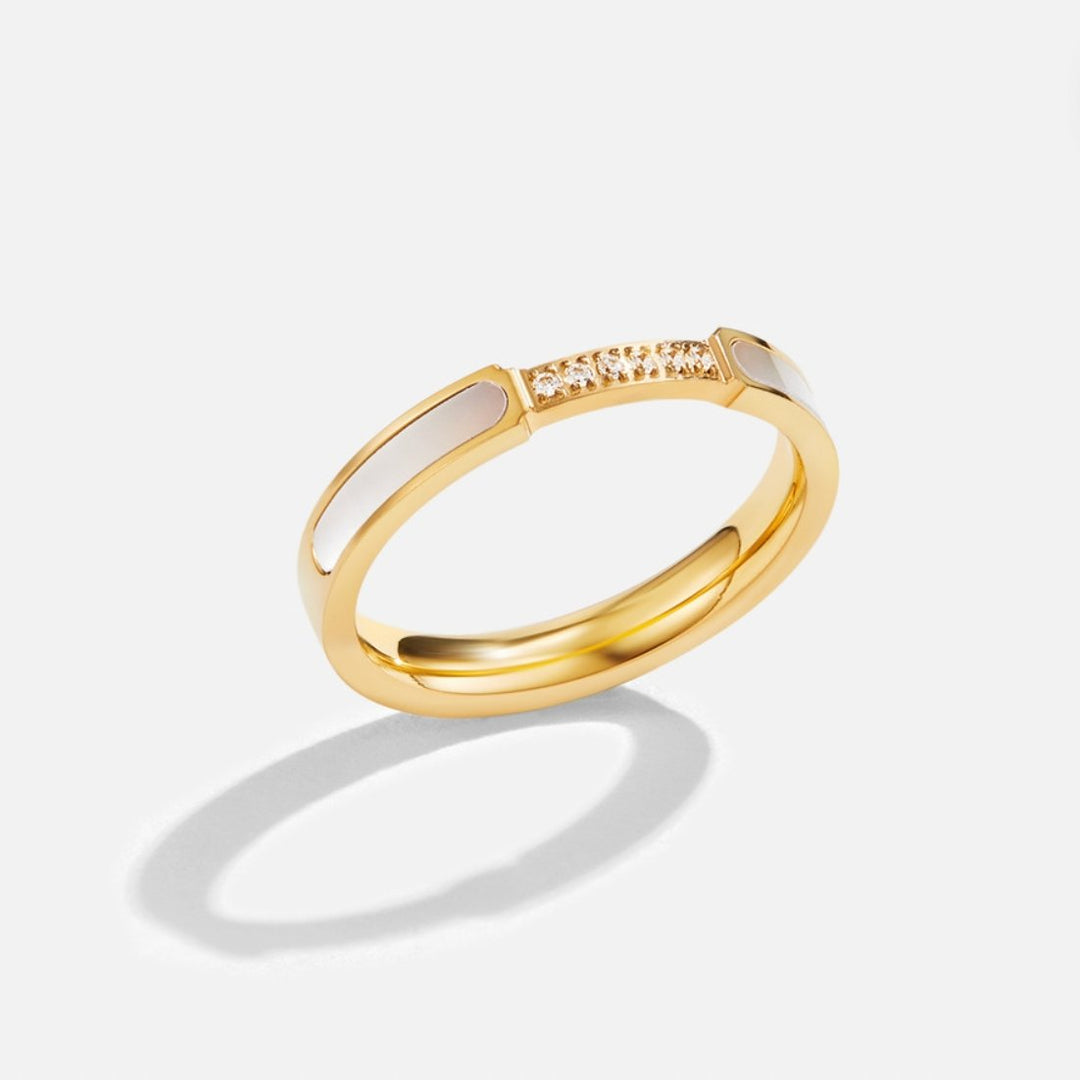 Anillo de Banda con Incrustación de Oro